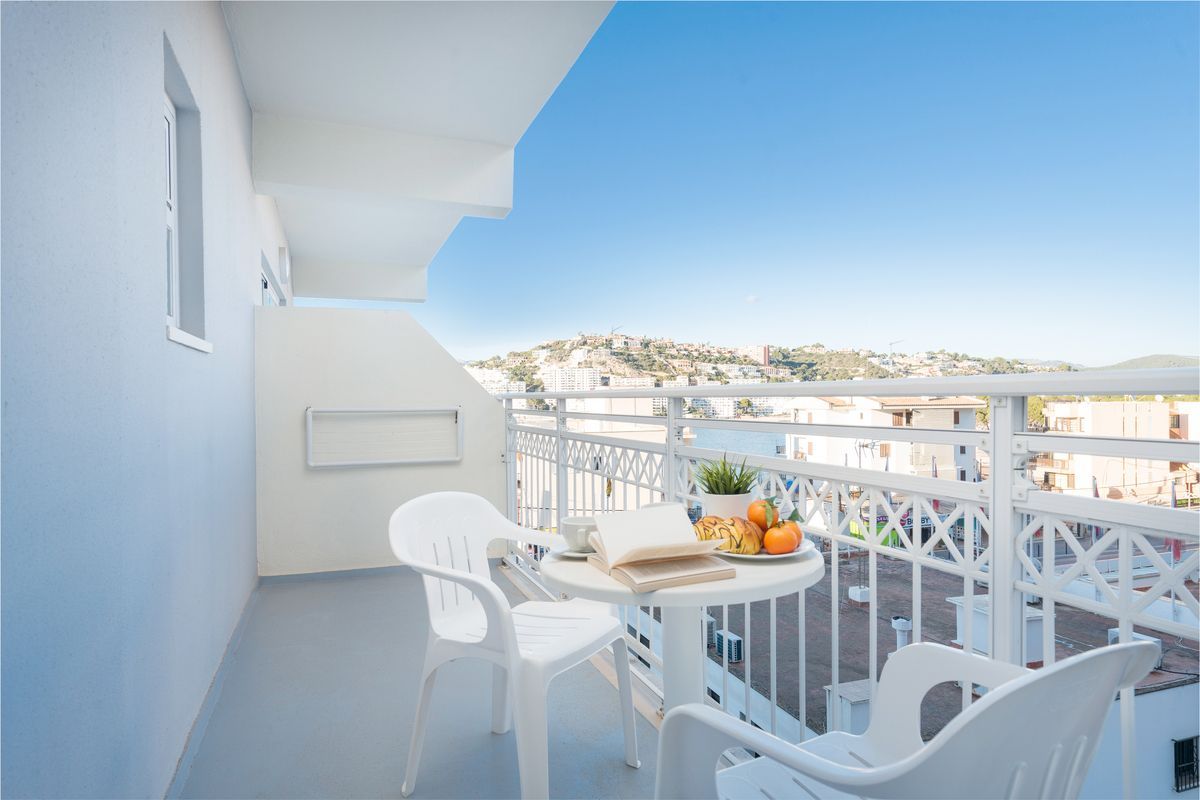 Hotel Playas del Rey - Image 2