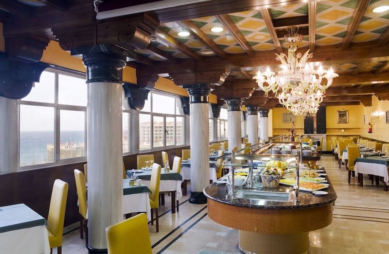 Hotel Fenix Torremolinos - Image 9
