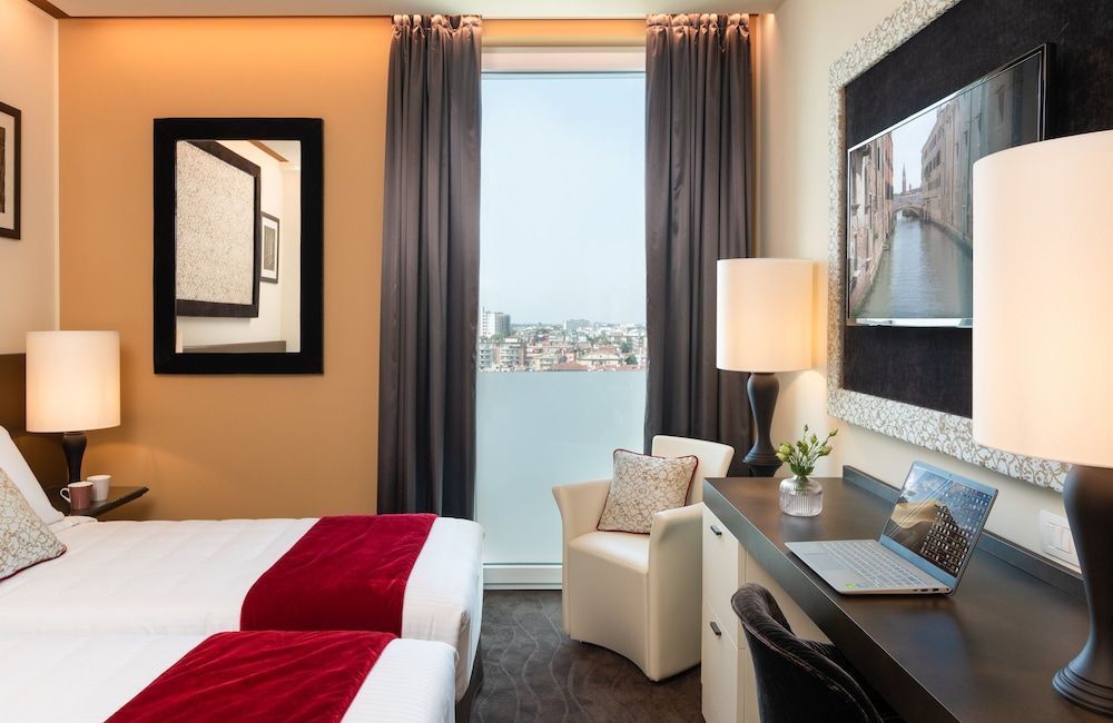 Leonardo Royal Hotel Venice Mestre - Image 3