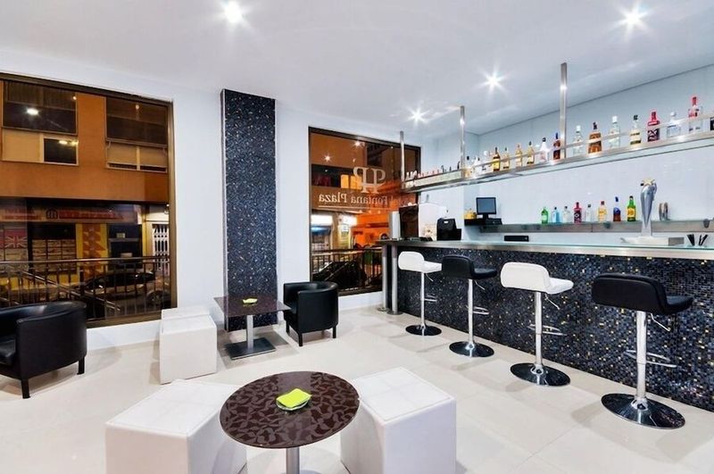 Hotel Fontana Plaza - Image 7