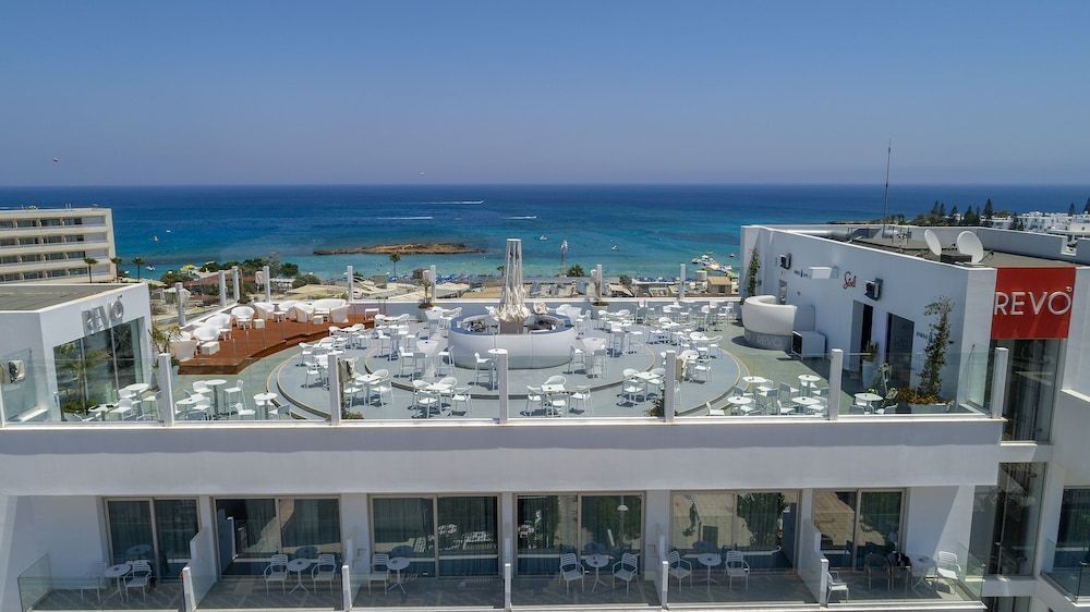 Protaras Plaza Hotel - Image 4