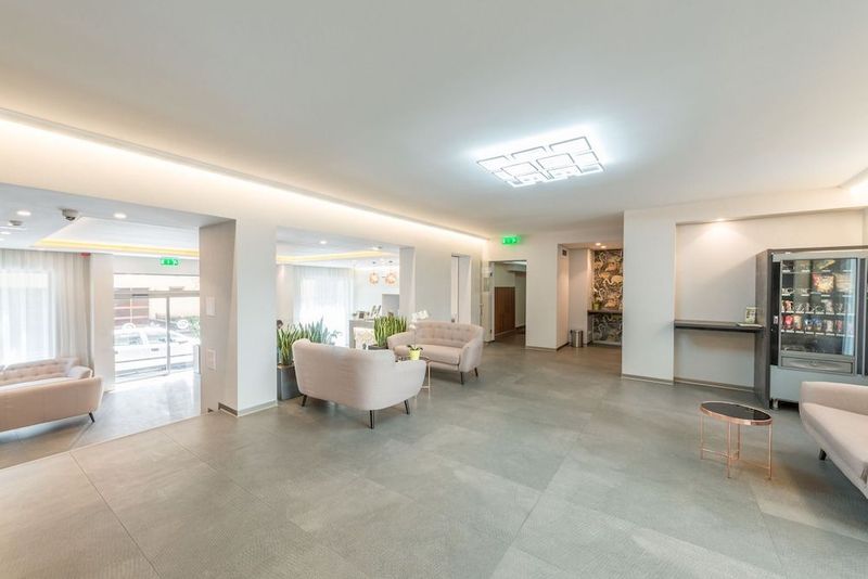 Corvin Plaza Apartments - Suites - Image 9
