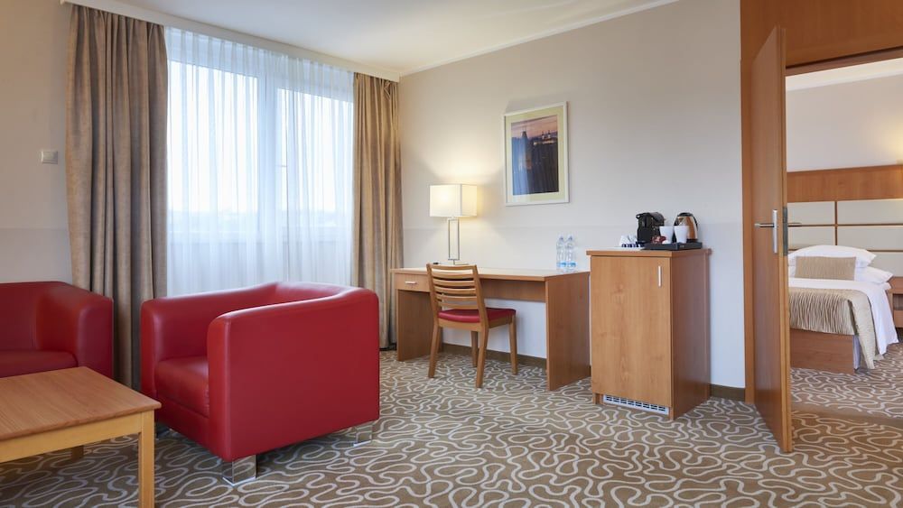 Orea Hotel Pyramida - Image 5