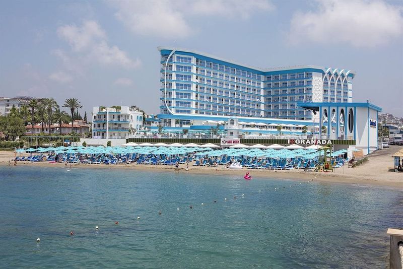 Granada Luxury Beach - Image 1