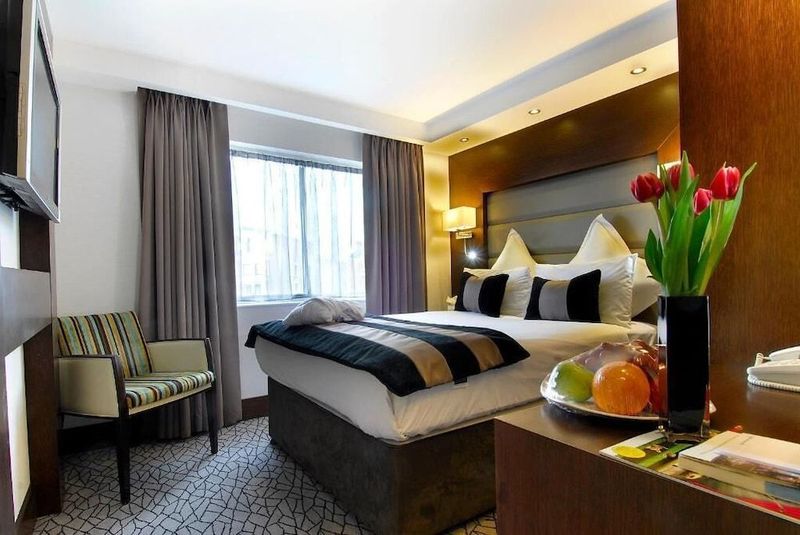 Park Grand London Kensington - Image 3
