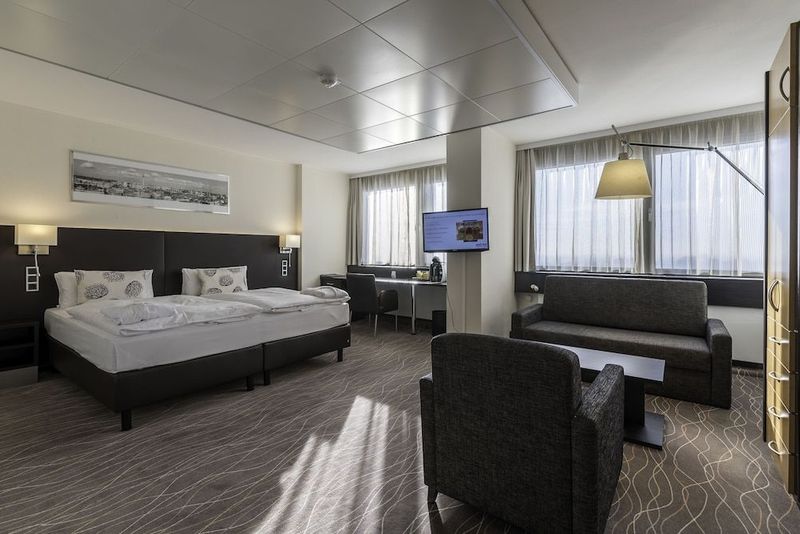 Park Inn by Radisson Berlin Alexanderplatz - Image 9