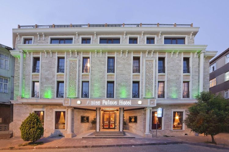Antea Palace Hotel & Spa ligger i nærheten av flere av Istanbuls berømte severdigheter i det gamle sentrum.