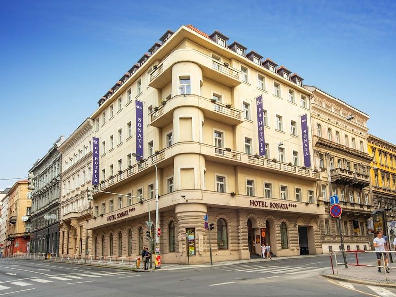 EA Hotel Sonata - Image 2