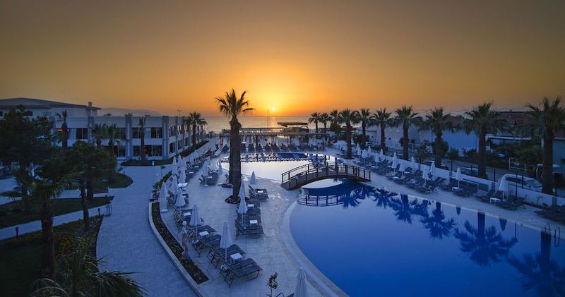 Palm Wings Beach Resort Kusadasi - Image 4
