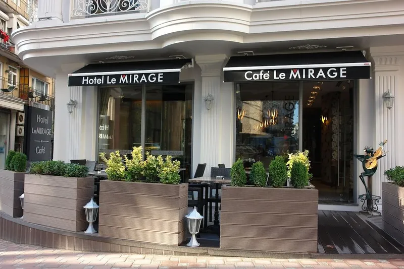 Le Mirage Hotel