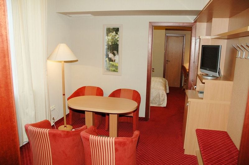 Benczur - Image 4
