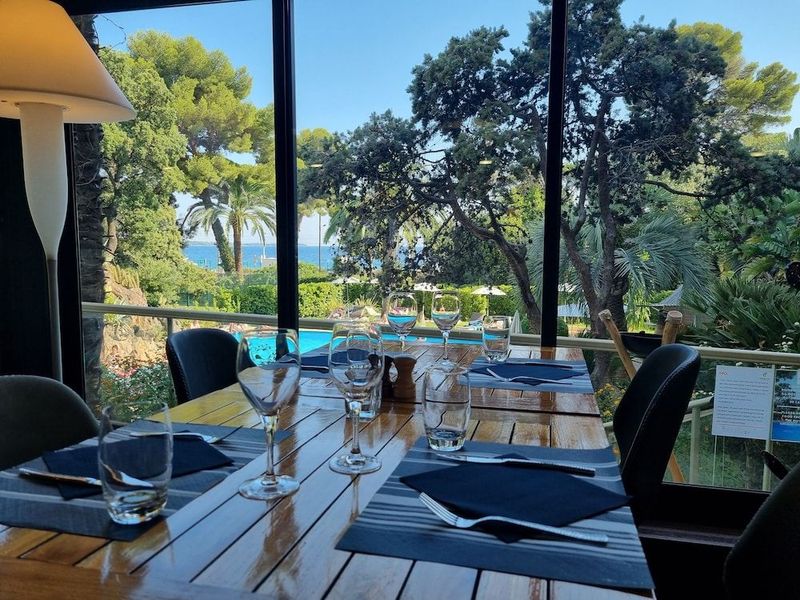 Luxotel Cannes - Image 6