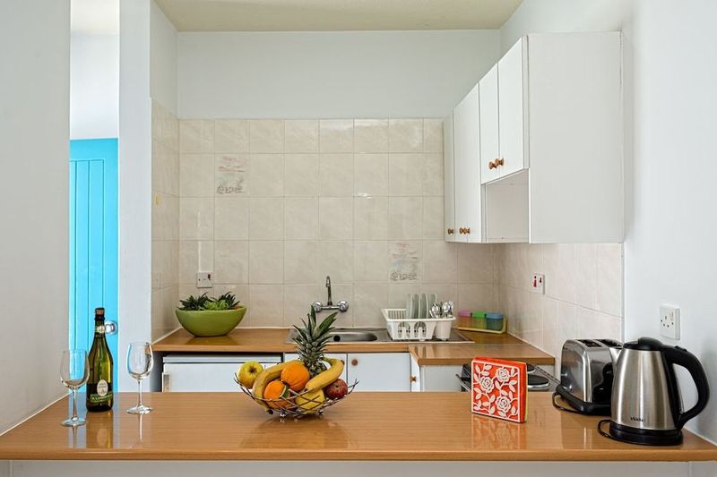 Sunny Hill Hotel Apartments - Image 7