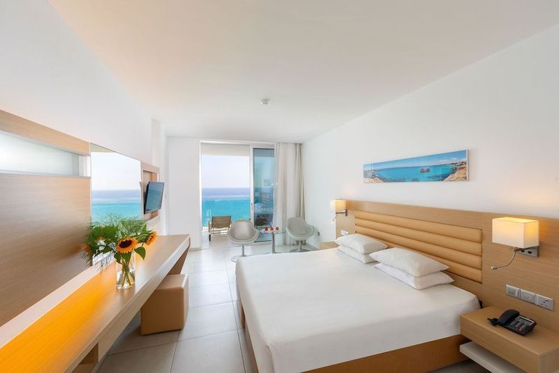 Vrissaki Beach Hotel - Image 10