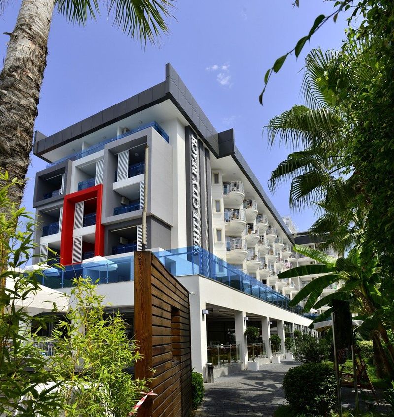 White City Beach Hotel - Image 9