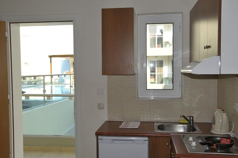 Bristol Sea View Apartments - Image 8