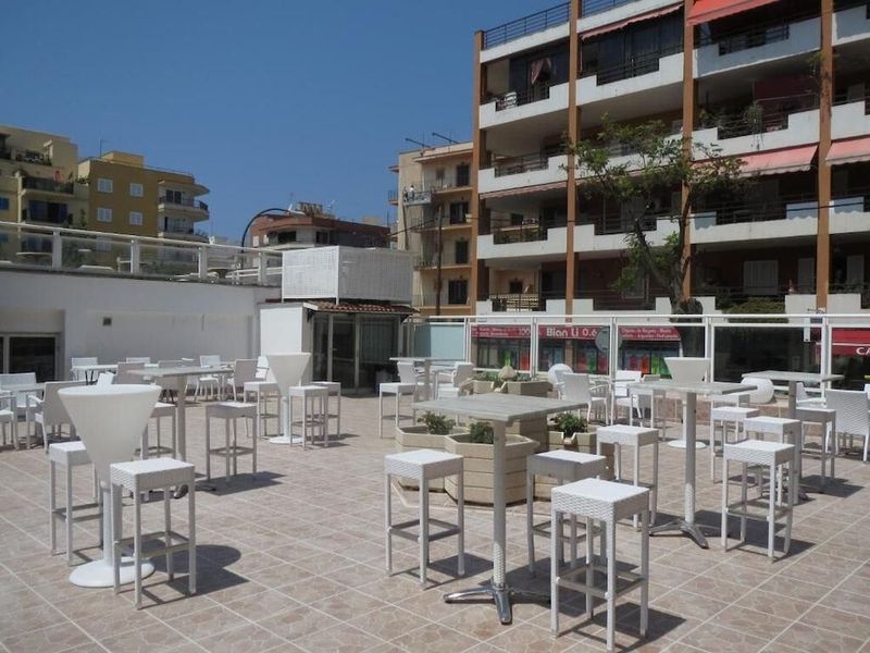 Amic Miraflores - Image 6