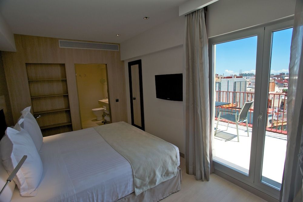 Catalonia Atenas - Image 6