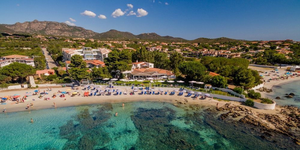 Fantastisk beliggenhet ved havet og stranden på Sardinia.