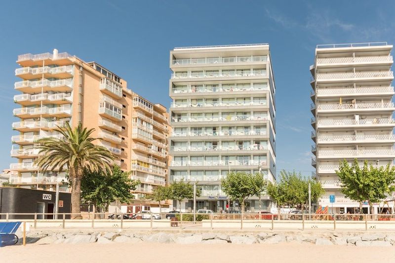 Pierre & Vacances Apartamentos Blanes Playa - Image 2