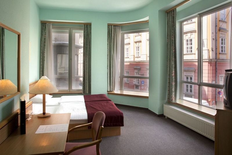 City Hotel Pilvax - Image 8