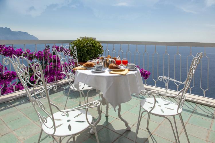 Hotel Bellevue Suite Amalfi terrasse frokost