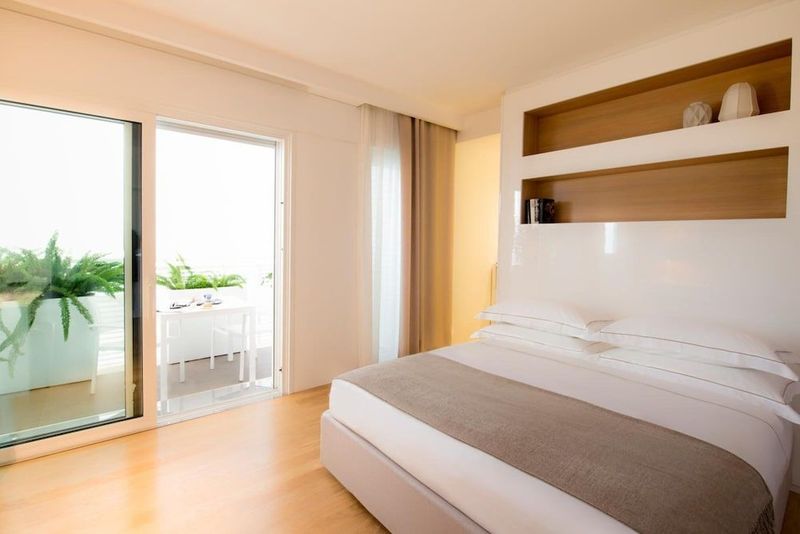 Dilman Luxury Stay & Lounge - Image 8
