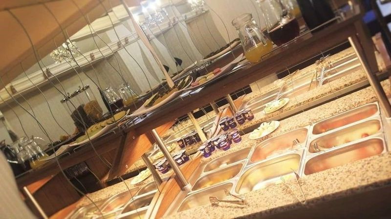 Bucharest Comfort Suites Hotel - Image 10