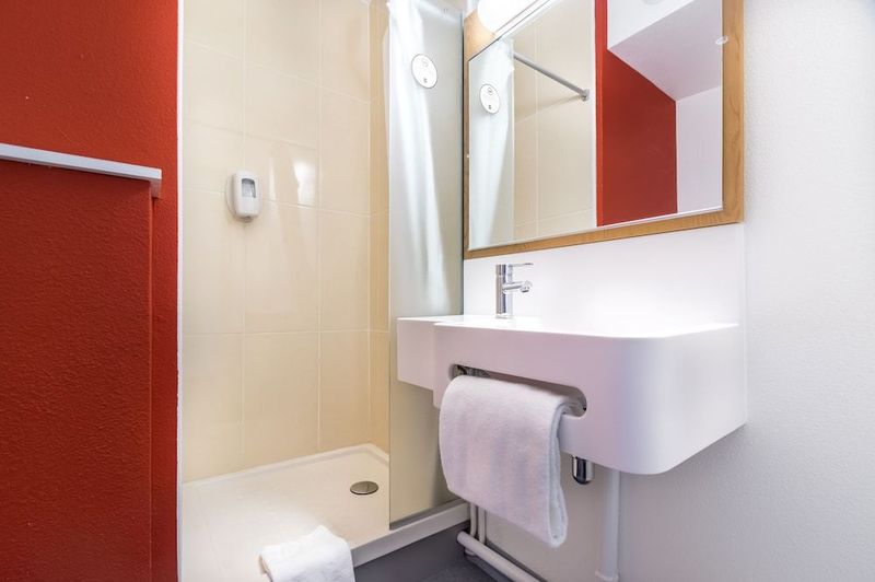 Hotel B&B Cannes Ouest La Bocca - Image 9