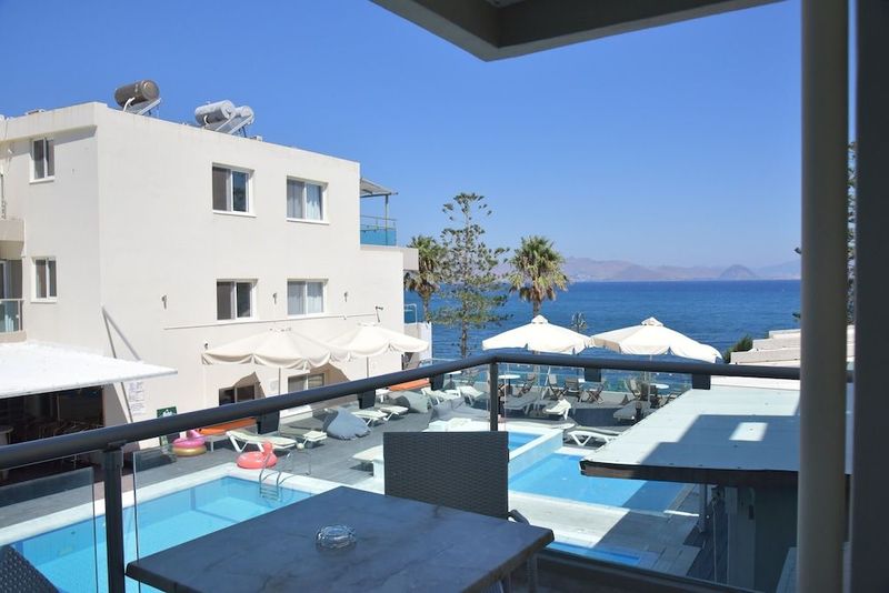 Bristol Sea View Apartments - Image 4