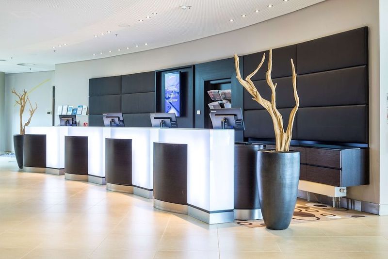 Radisson Blu Hotel, Hamburg Airport - Image 9