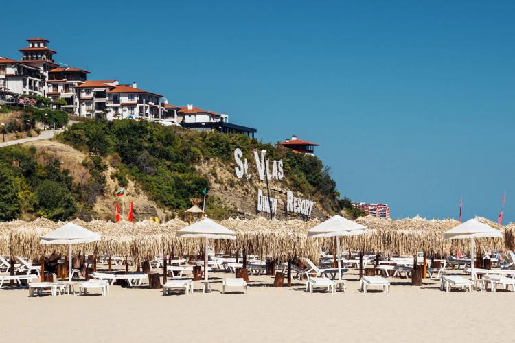 Utsikt over stranden i Sveti Vlas på Svartehavskysten i Bulgaria
