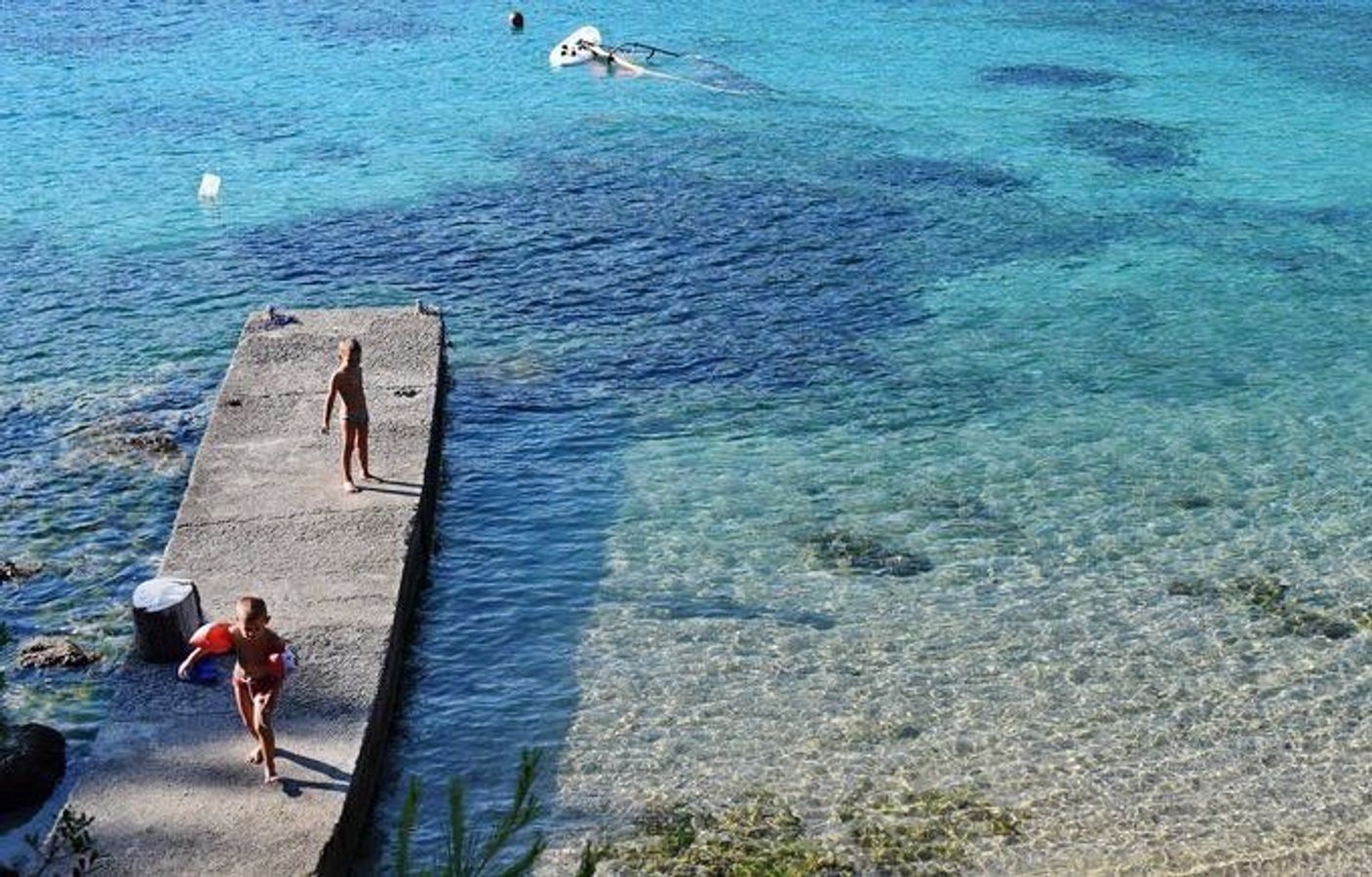Stranden på halvön Peljesac
