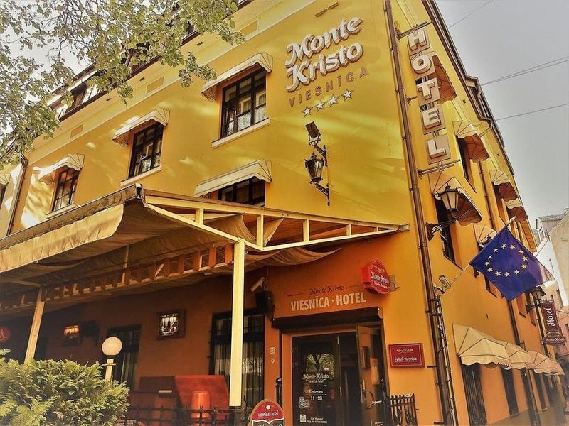 Monte Kristo Hotel - Image 3