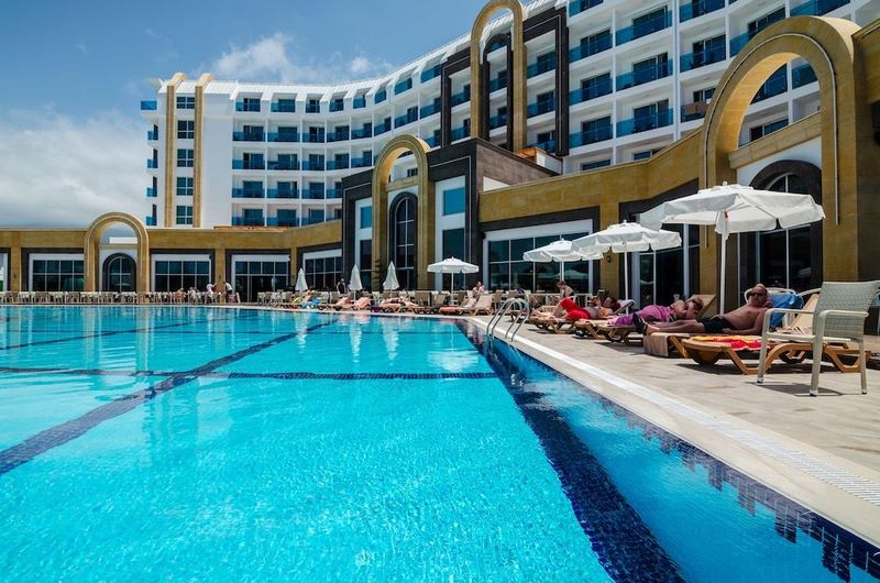The Lumos Deluxe Resort Hotel & Spa - Image 9
