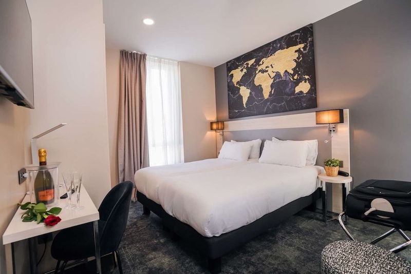 Hotel Univers - Image 9