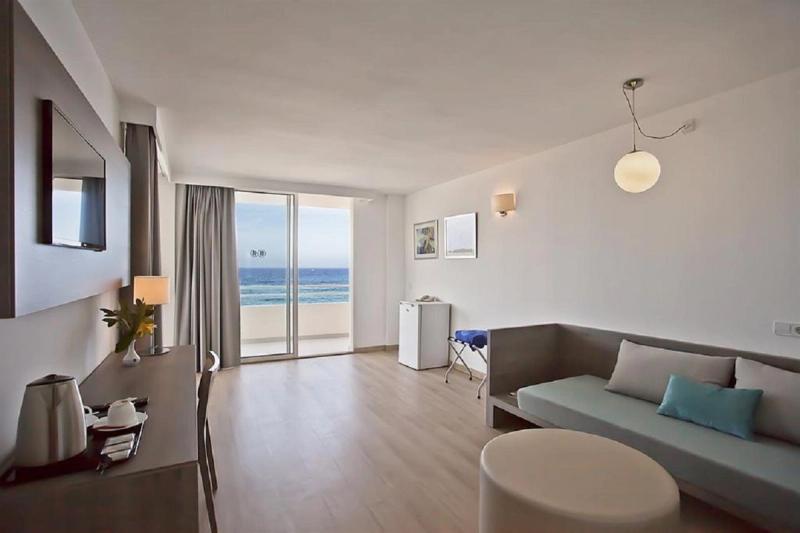 Playa Dorada Aparthotel - Image 2