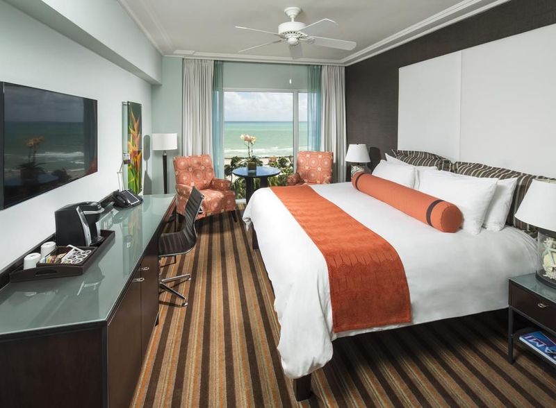 The Palms Hotel and Spa - Image 4