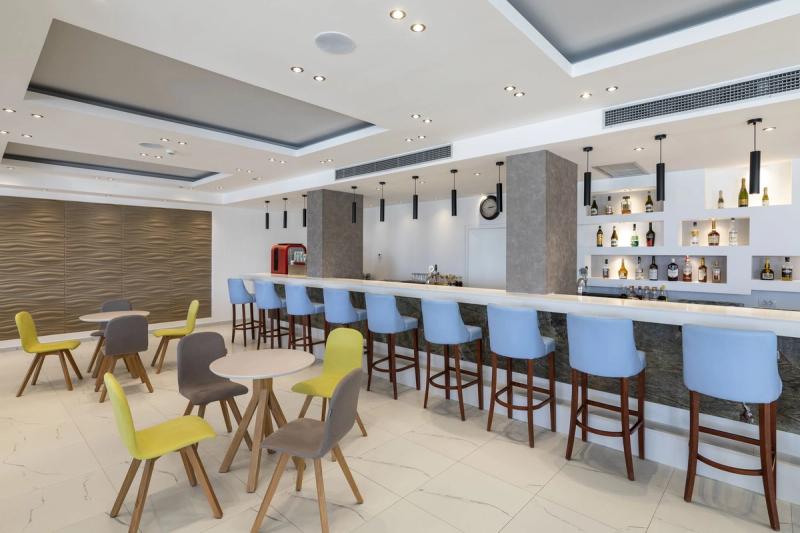 Belair Beach Hotel - Image 6