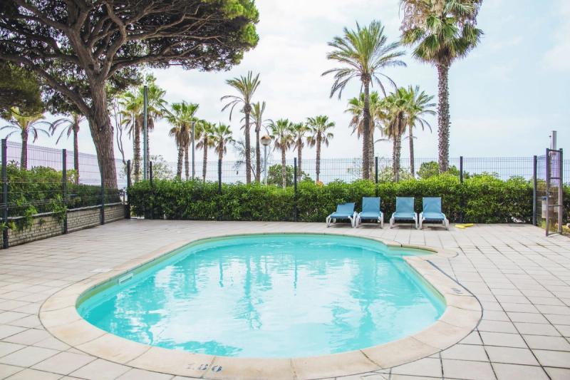 Pins Platja Apartments - Image 10