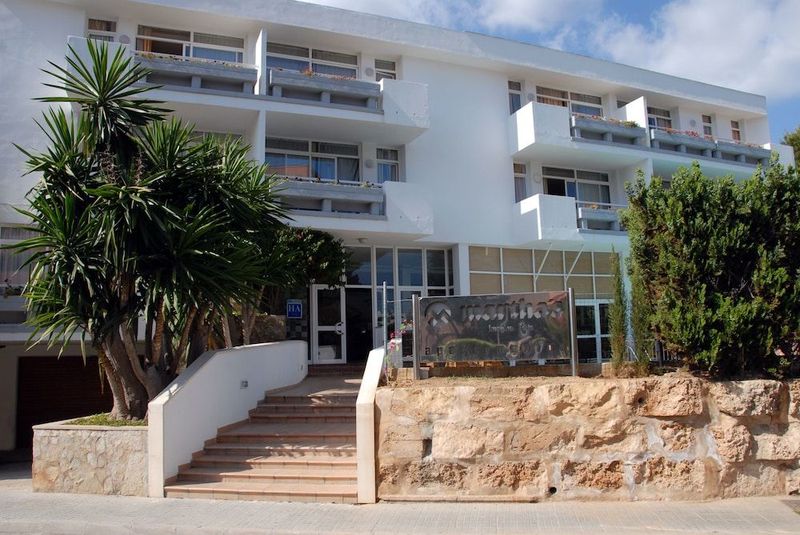 Martha's Apartments - Image 7