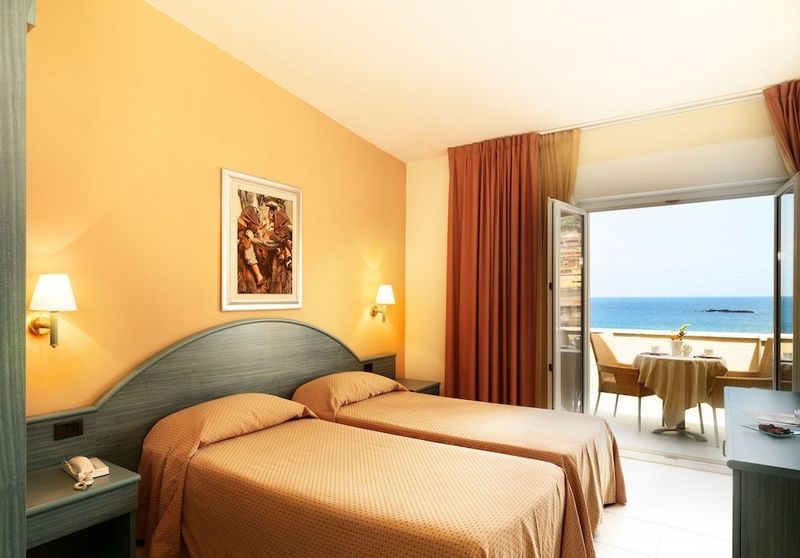 Riviera Hotel & Spa - Image 3