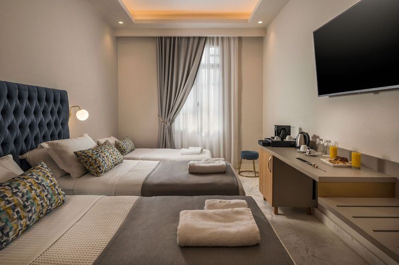 Plaza 1866 Superior City Rooms Chania - Image 2