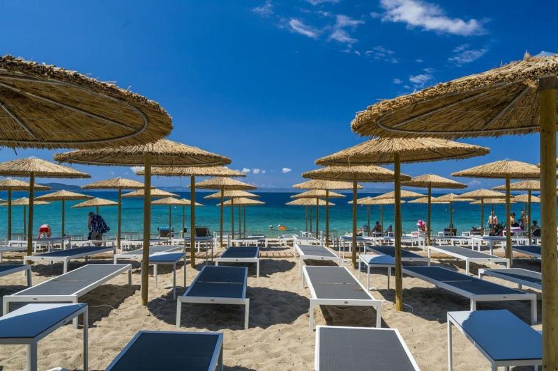 Lagomandra Beach Hotel - Image 2