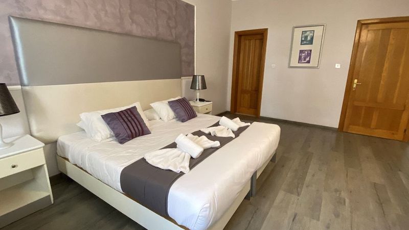Sliema Marina Hotel - Image 3