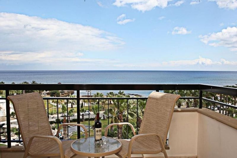 Anastasia Beach Hotel & Apartments - Image 2