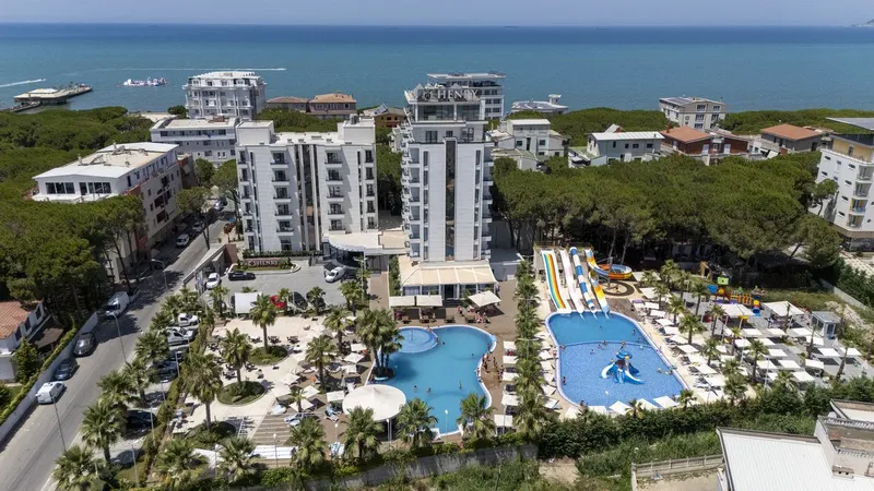 Henry Resort & SPA