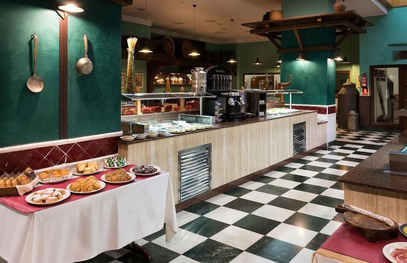 Hotel ILUNION Les Corts Spa - Image 10