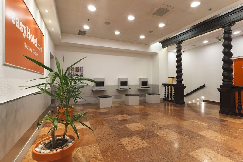 easyHotel Budapest Oktogon - Image 8