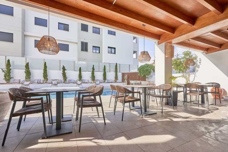 Flacalco Hotel & Apartments - Image 5